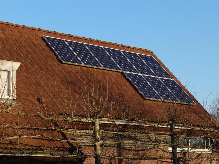 cate panouri solare trebuie pentru o casa